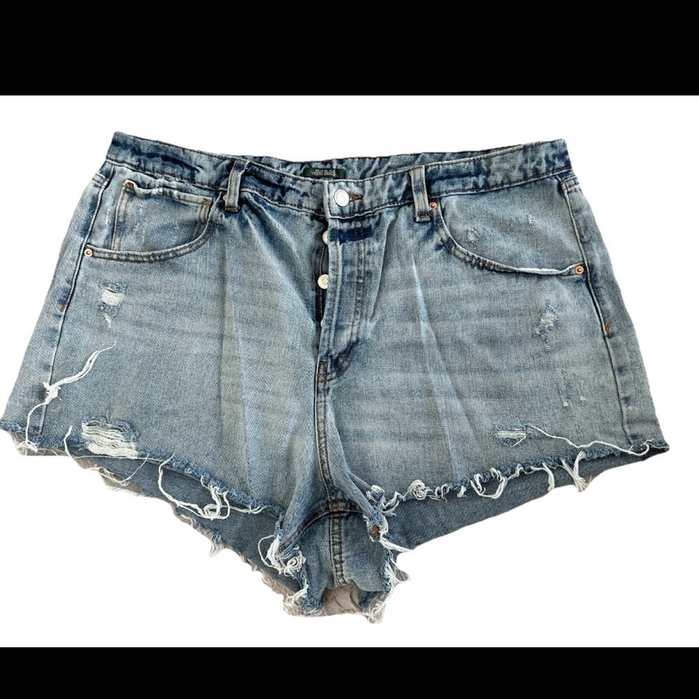 Wild Fable Super High-Rise Cutoff Hot Shorts Distressed Denim Size 17 (0530)